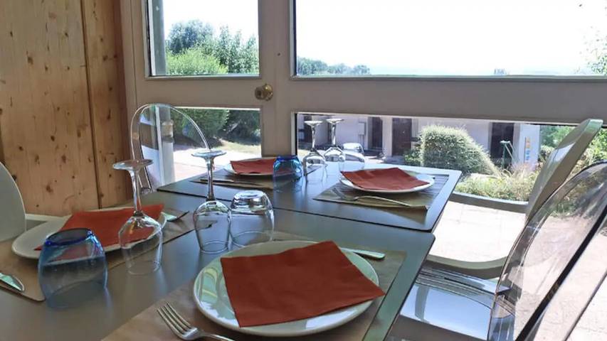 Gîte pour 7 personnes, avec Terrasse à Parent - 4