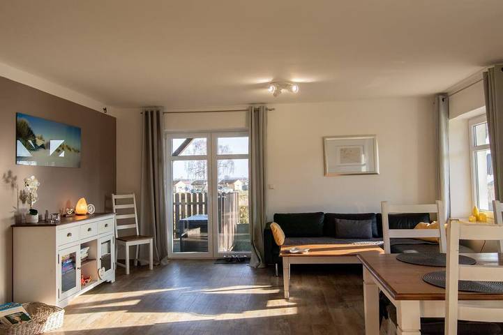 Cottage für 4 Personen, mit Terrasse und Garten, mit Haustier in Kröslin