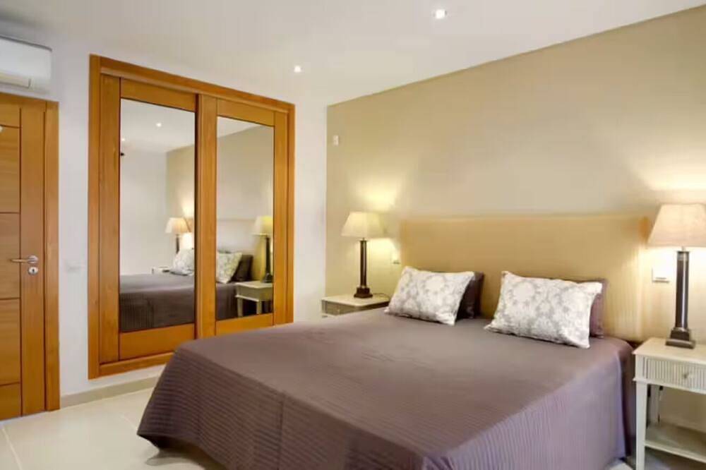 Luxury Villa w/ private garden & pool -  great view, quiet and close to beach in Almancil, Faro District