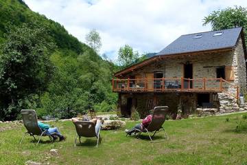 Gîte pour 5 personnes, avec jardin et balcon à Siguer