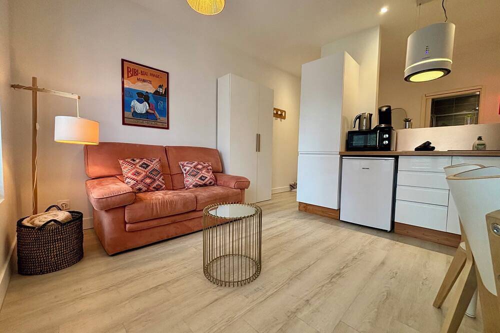 Apartamento entero, Casa Blum #2 - Studio climatisé, à 2 pas de la gare in Brive-la-Gaillarde, Brive-la-Gaillarde region
