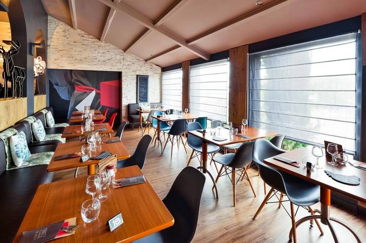 Hôtel pour 4 personnes, avec terrasse ainsi que piscine et jardin à Chaintré - 3