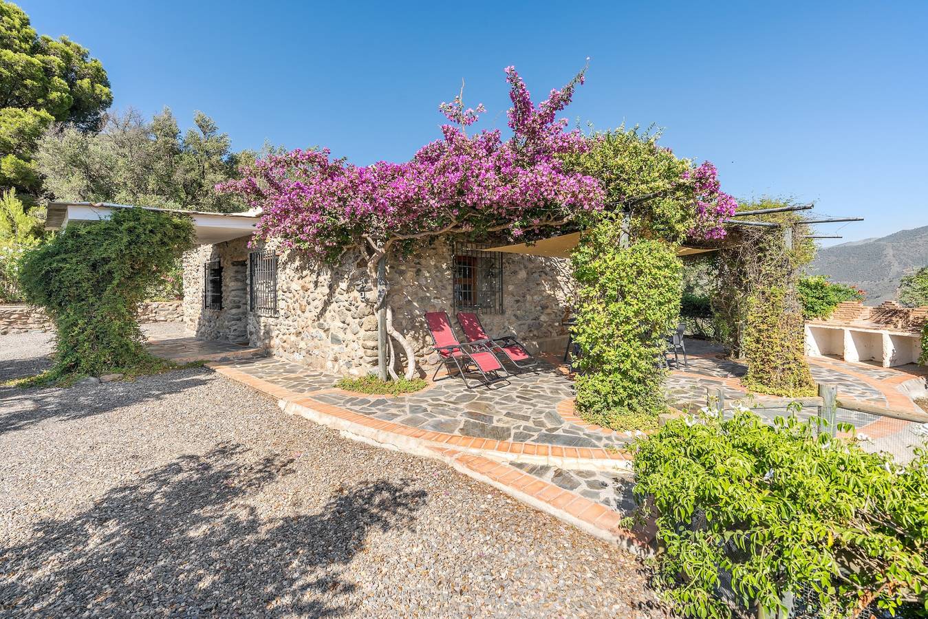Landhaus 'El Gales' mit Bergblick, Wi-Fi und Klimaanlage in Órgiva, Granada Provinz