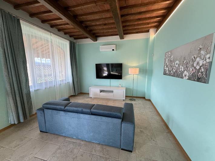 Casa vacanza per 18 persone, con balcone/terrazza e terrazza nonché piscina, adatto a famiglie con bambini a Poppi