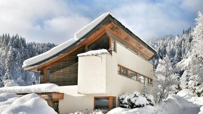 Chalet voor 8 personen, with terras and sauna as well as tuin and zwembad in Hopfgarten im Brixental