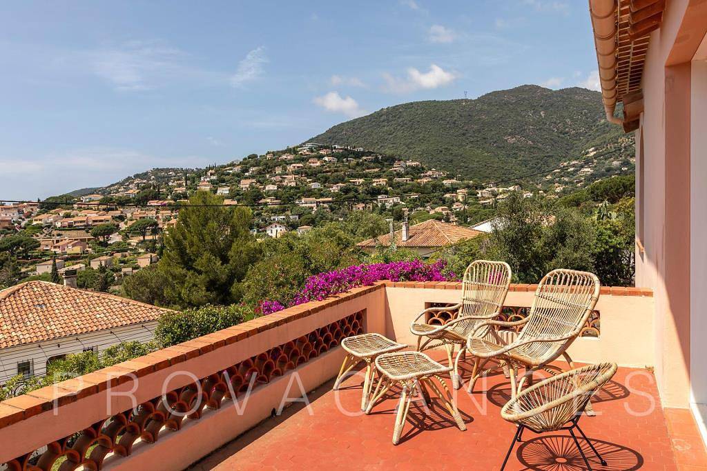 Ferienhaus mit Pool in der Nähe des Mittelmeers in Cavalaire-sur-Mer in Cavalaire-sur-Mer, Mittelmeerküste (Frankreich)