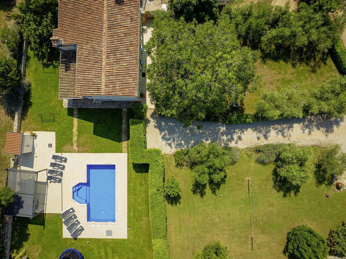 Ferienhaus Agricola * 2000 m2 Garten, privater Pool, Grill, Wlan in Vodnjan, Südküste Istrien