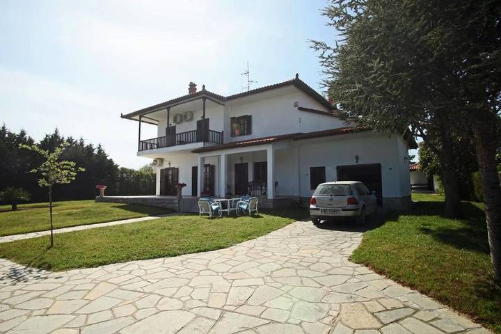 Location de vacances pour 8 personnes, avec Balcon et Terrasse ainsi que Jardin et Vue à Afitos