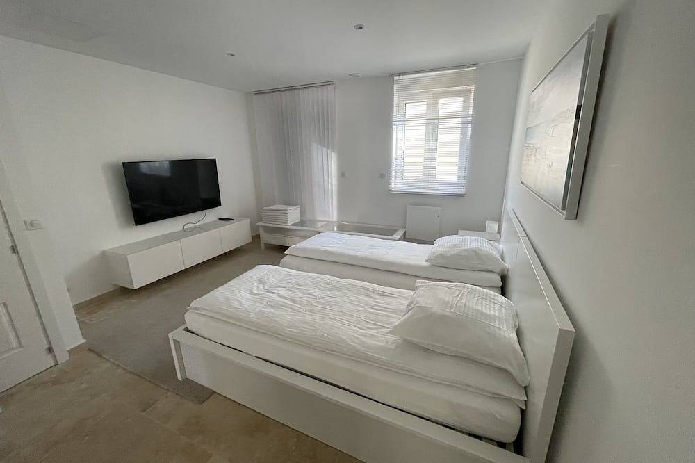 Villamagnysolar 3 Near Disneyland Paris in Magny-le-Hongre, Sena y Marne