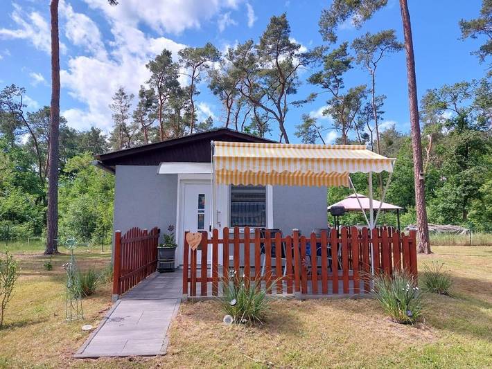 Bungalow für 4 Personen, mit Terrasse und Garten