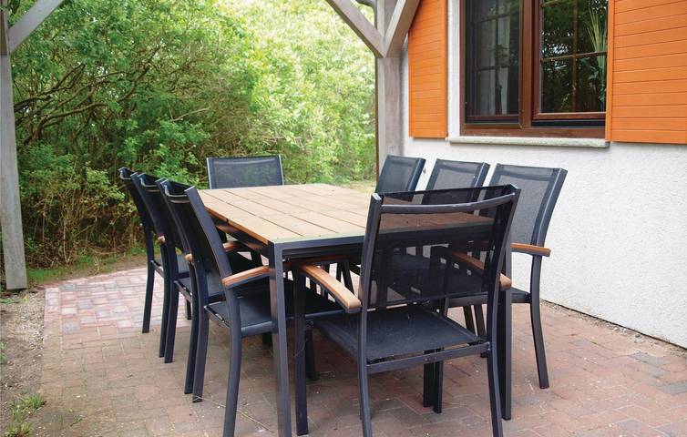 Gemütliches Apartment mit Parkplatz, Internet und 1,5 km zur Küste in Fuhlendorf, Vorpommern-Rügen