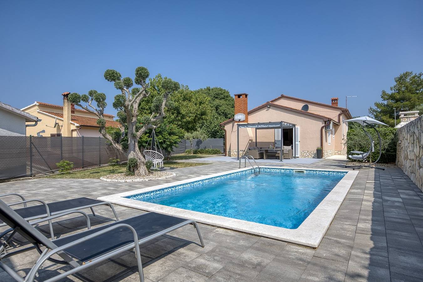 Ganze Wohnung, Romantic Studio Apartment with Private Pool in Kanfanar, Zentralistrien