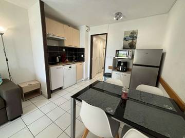 Gîte pour 4 personnes, avec terrasse et piscine à Cannes