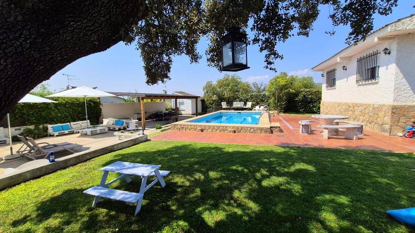 Chalet para 10 personas, con vistas además de jardín y piscina en Provincia de Toledo