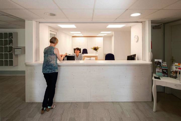 Location de vacances pour 2 personnes, avec piscine ainsi que vue et jardin dans Thermes de Gréoux les Bains - 4