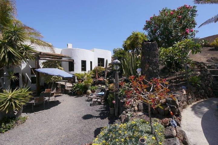 Gîte pour 4 personnes, avec Terrasse ainsi que Jardin et Piscine dans Guatiza