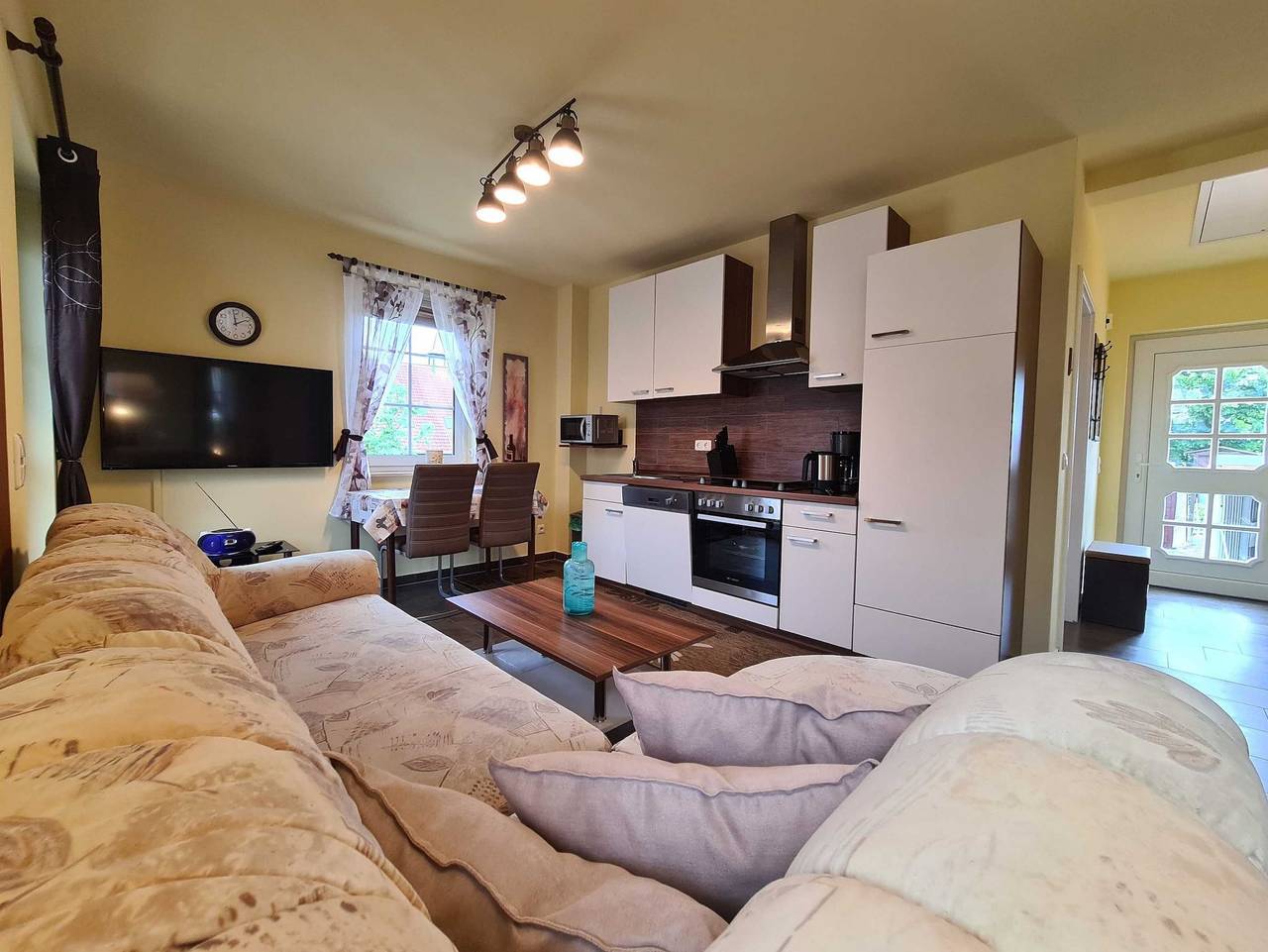 Ganze Ferienwohnung, Bungalow Leuchtturmblick Bastorf nahe Kühlungsborn - 3-Raum-Bungalow (48m², max. 3 Pers.) mit Terrasse in Bastorf, Neubukow-Salzhaff
