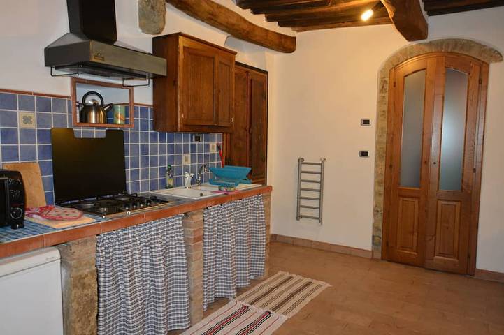 Gîte pour 4 personnes, avec piscine ainsi que jardin et terrasse à Radicondoli - 3