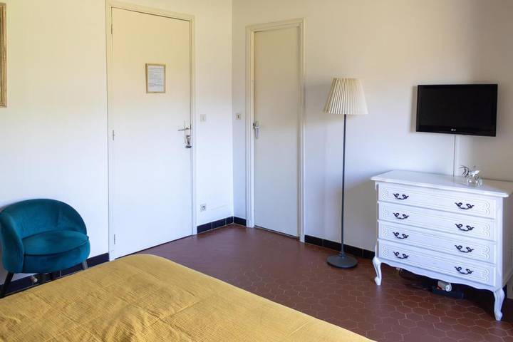 Chambre d’hôte pour 2 personnes, avec Balcon et Terrasse ainsi que Jardin et Piscine à Uzès - 3