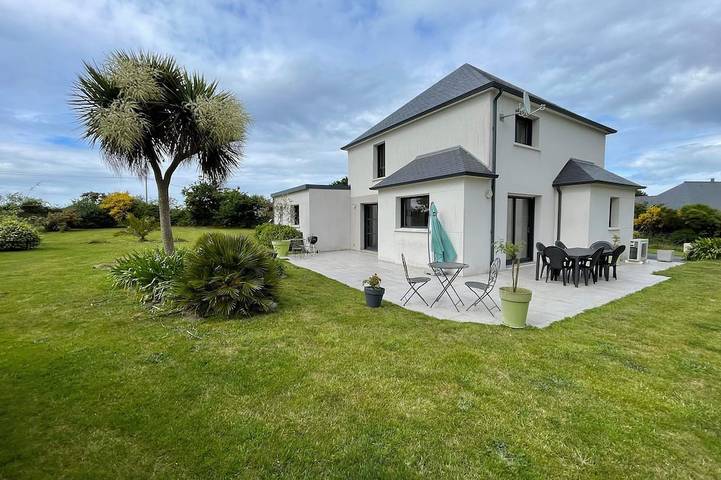 Location de vacances pour 8 personnes, avec jardin, animaux acceptés à Perros-Guirec