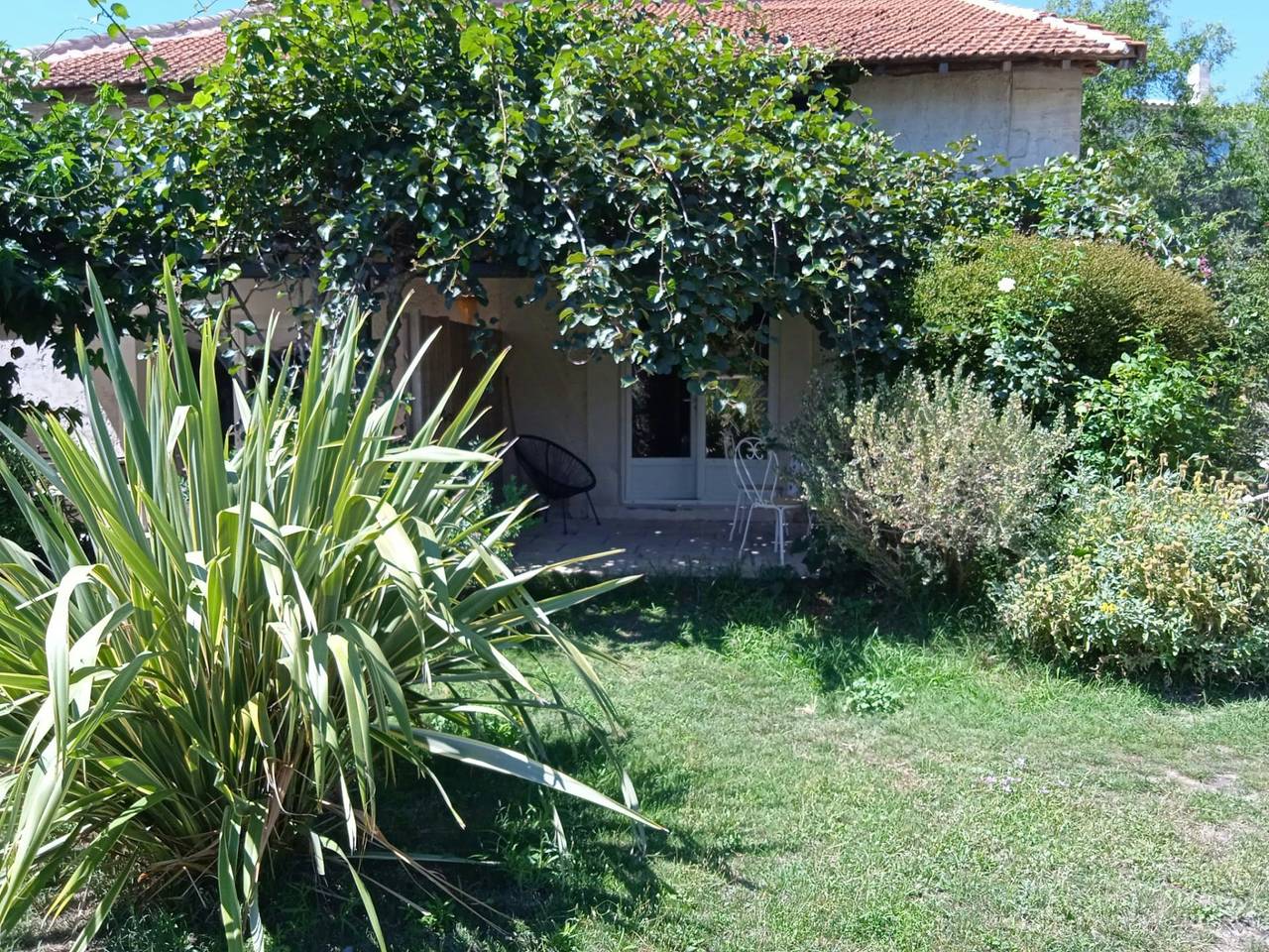 Provenzalisches Mazet mit Gemeinschaftspool in Mouriès in Mouriès, Arles und Umgebung