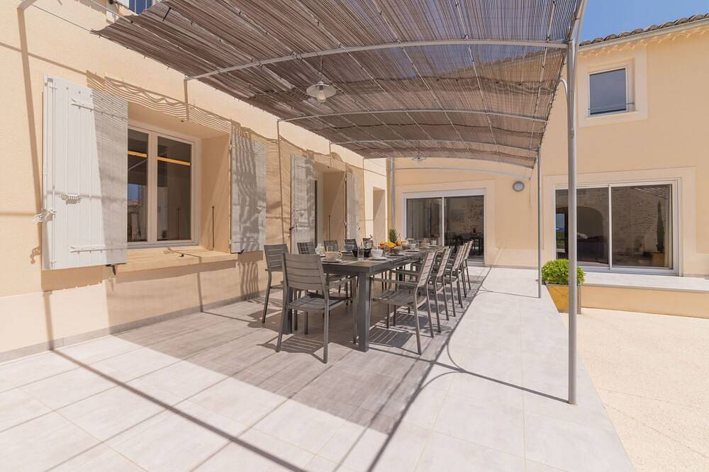 Schönes alleinstehendes Ferienhaus mit  W-Lan, Klimaanlage, privatem Pool, Tv und Terrasse in Valréas, Enclave de Valreas