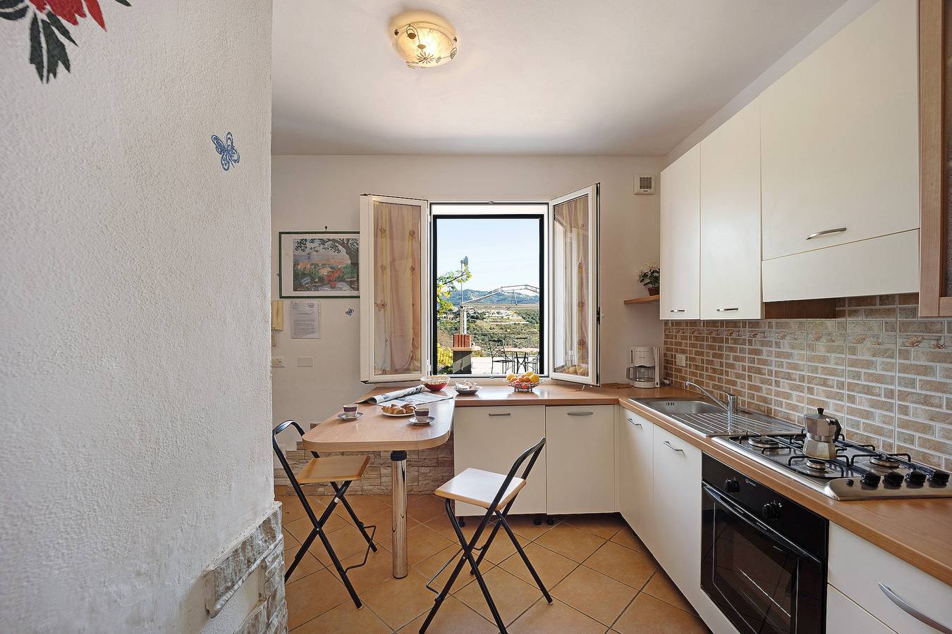 Hel lägenhet, Apartment 'Le Mimose Bilo 4 Bis' with Mountain View, Pool, Garden and Wi-Fi – Pets Allowed in Torrazza (Impreia), Imperia