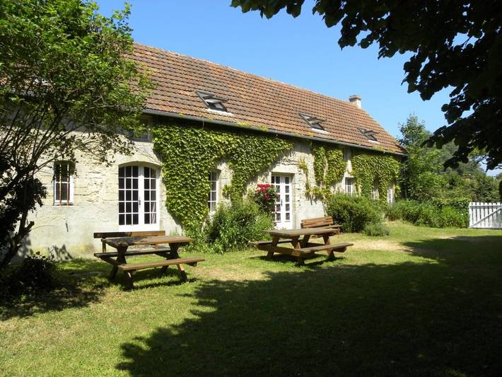 Gîte pour 9 personnes, avec vue ainsi que jardin et terrasse, animaux acceptés à Asnières-en-Bessin