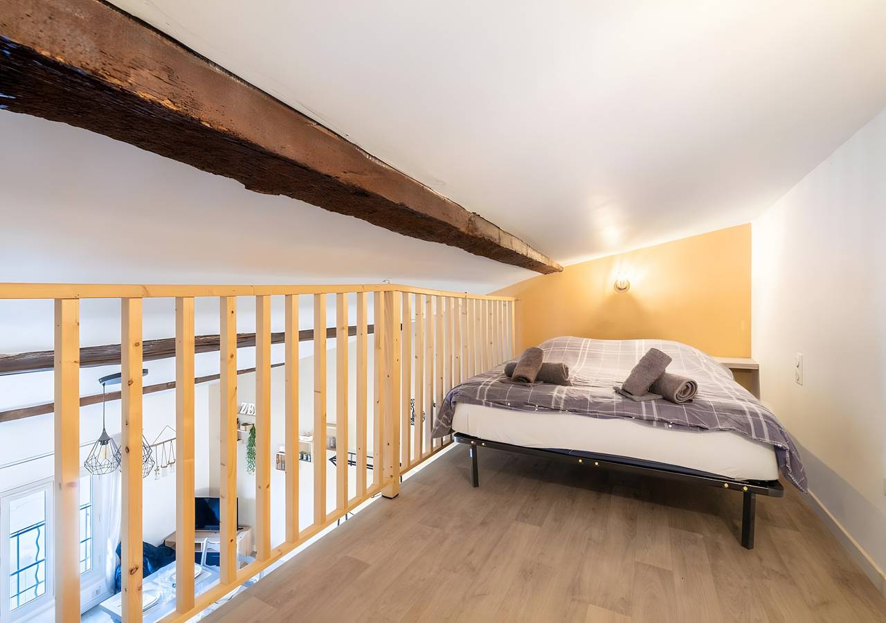 Appartement entier, Appartement « Cocoon Cosy » 2-4 pers au cœur de Beaucaire avec Wi-Fi in Beaucaire, Région de Nîmes