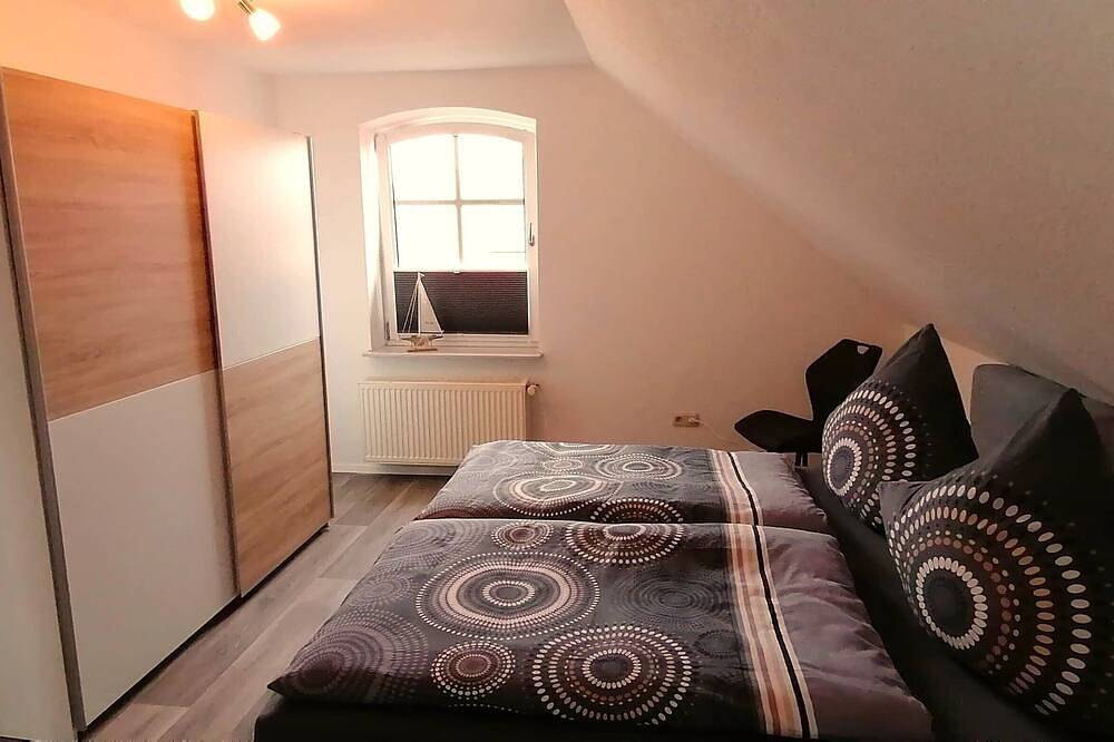 Ganze Wohnung, Gemütliche Ferienwohnung \"Lütje Moew\", 4-Raum mit Dachterrasse, ländlich gelegen in Leezdorf, Nordseeküste