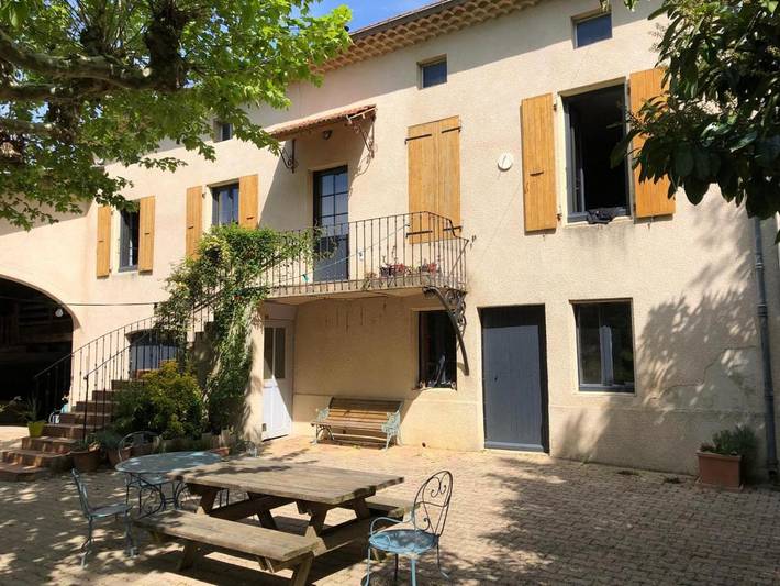 Location de vacances pour 2 personnes, avec piscine ainsi que vue et jardin à Grane - 2