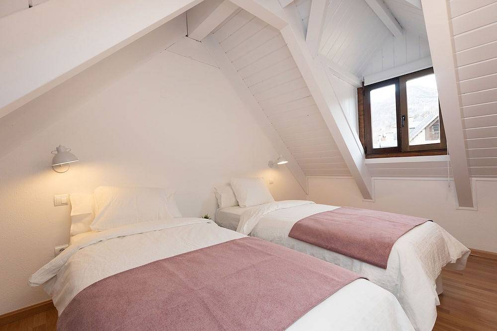Entire apartment, Camino Real Penthouse by Bevalle in Panticosa, Spanish Pyrenees
