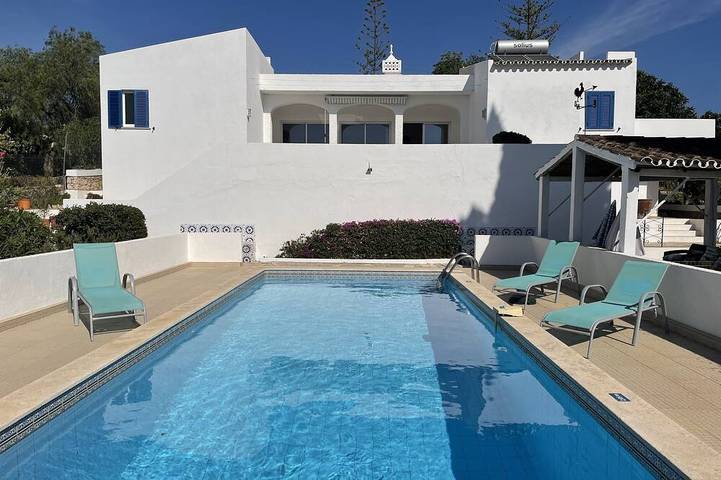 Location de vacances pour 8 personnes, avec jardin dans Alcantarilha