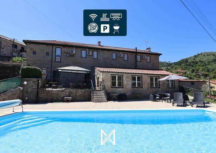 Location de vacances pour 14 personnes, avec Terrasse et Piscine dans Tarouca