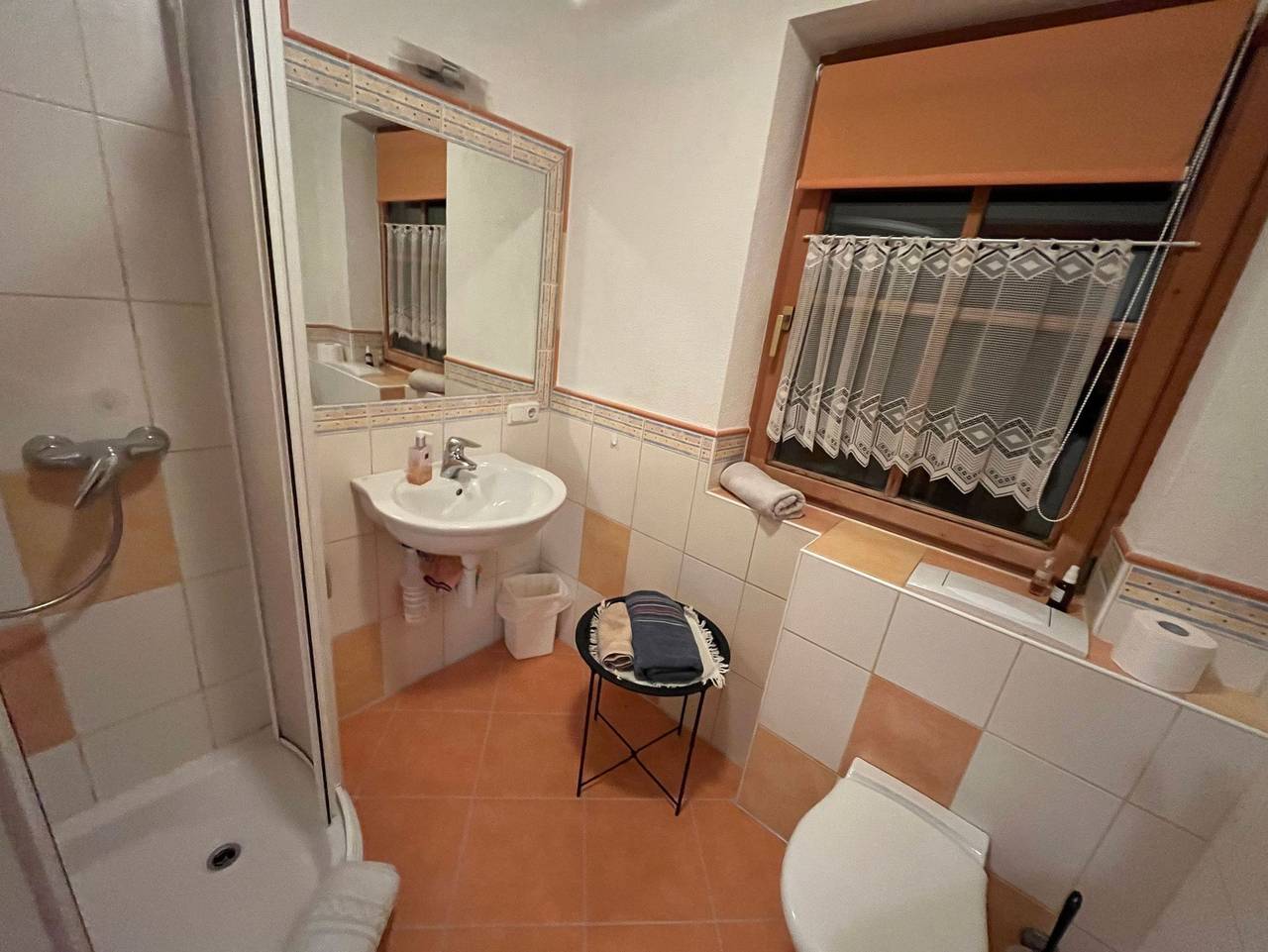 Ganze Ferienwohnung, Einzimmer Appartment im Bogen in Tannheim (Tirol), Allgäuer Alpen (Österreich)