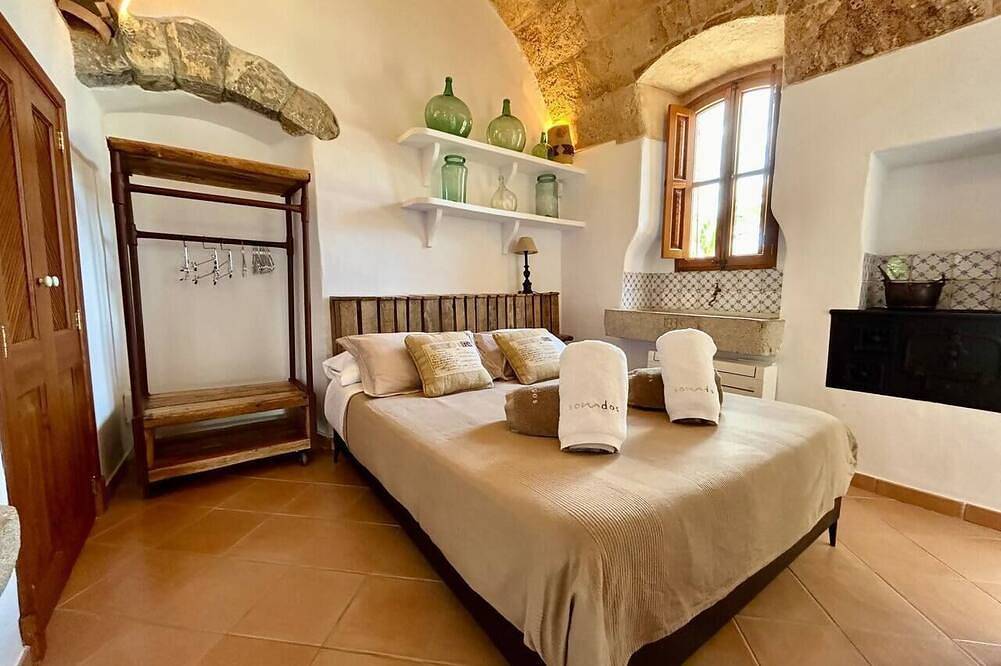 Es Molí d'en Mig, jacuzzi, pool and barbecue in Consell, Mallorca Inselmitte