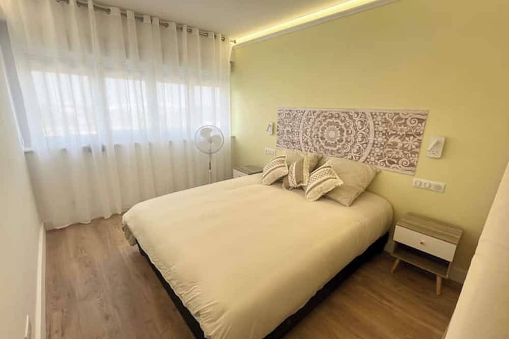 Entire apartment, Paris- 15 min – Large 5-room apartment fully renovated – Orly Airport -15 min in Vitry-sur-Seine, Val-de-Marne