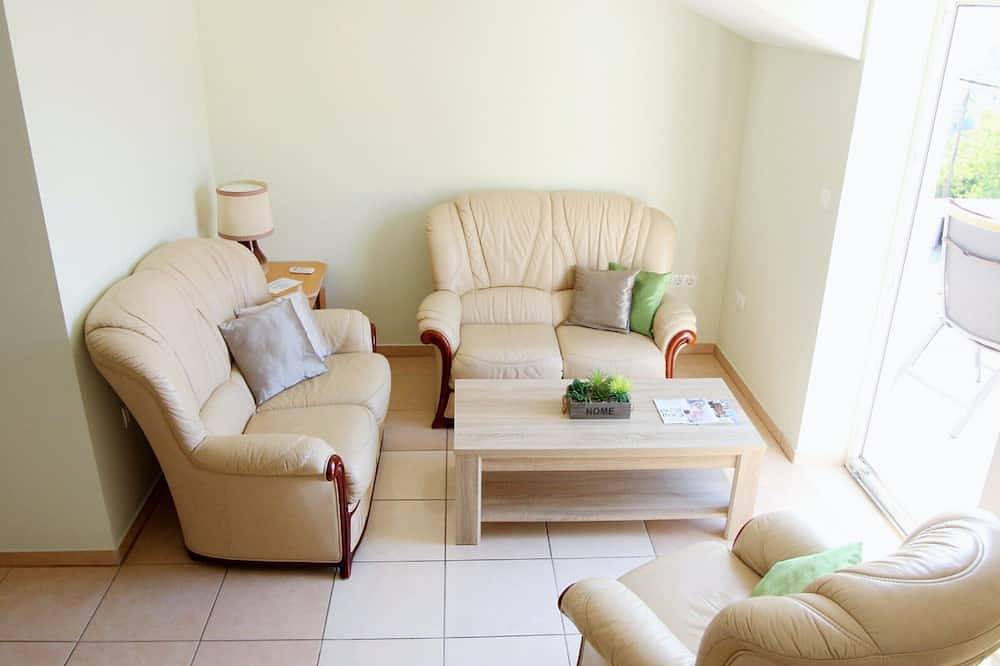 Apartamento entero, Apartments Mi&Ni - Two Bedroom Apartment with Balcony and Sea View in Cavtat, Condado de Dubrovnik-Neretva