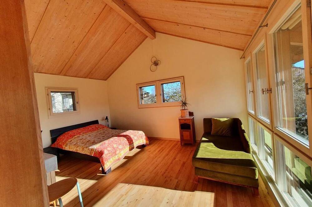 Ganze Wohnung, Im ruhigen Berner Gartenquartier in Liebefeld, Köniz
