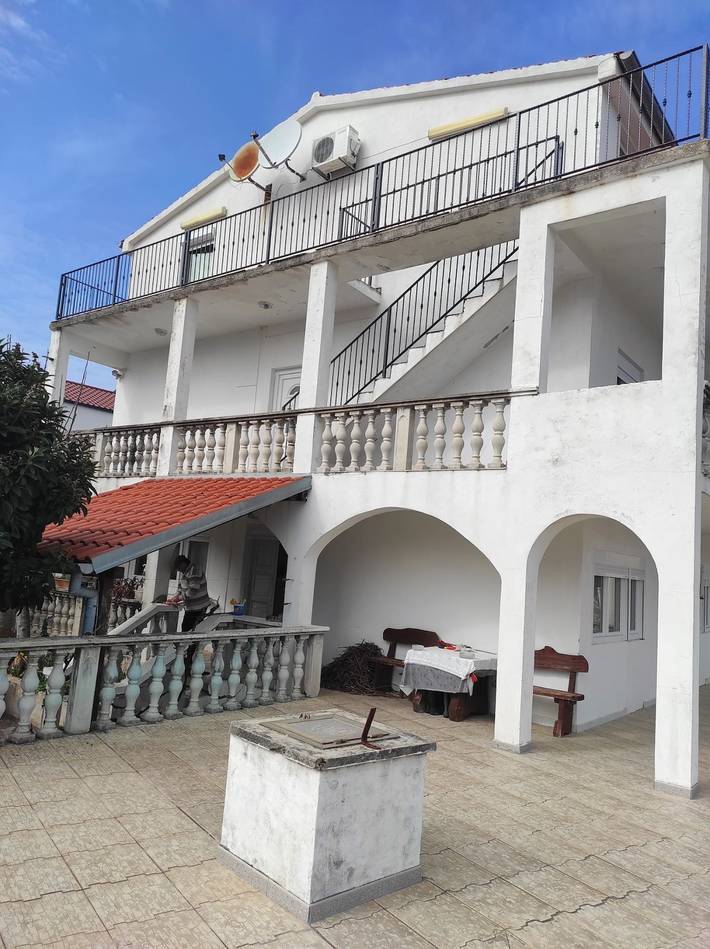 Appartement entier, Appartement de trois chambres avec la terrasse et la vue sur le mer Pridraga - Cuskijas, Novigrad -b in Pridraga, Donji Karin