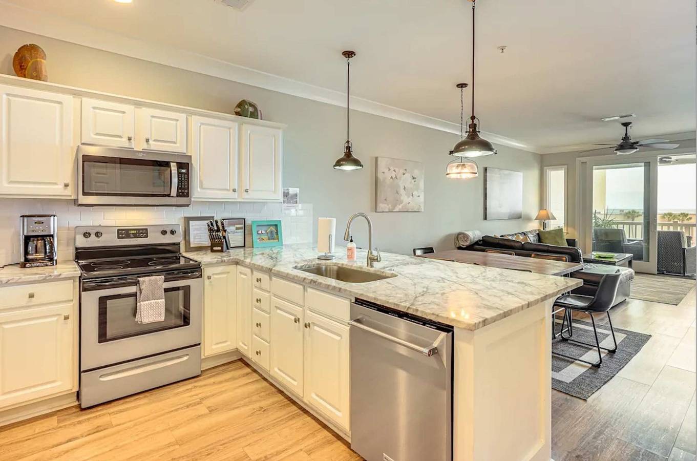 Entire apartment, San Souci By The Sea - Your Folly Beach Oasis in Folly Beach, Charleston County