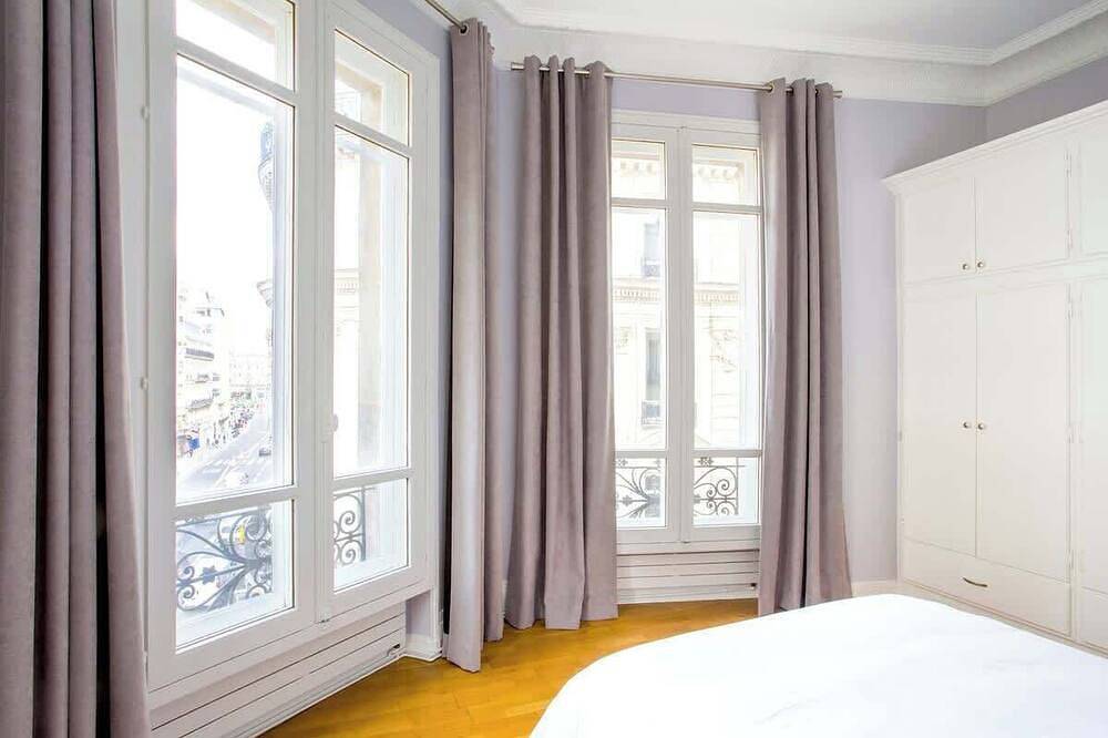 Appartement entier, Appartement lumineux, à deux pas de l'Opéra Garnier - 1 chambre - A/C - Caumartin Lafayette by Habitat Parisien in Paris, Île de France