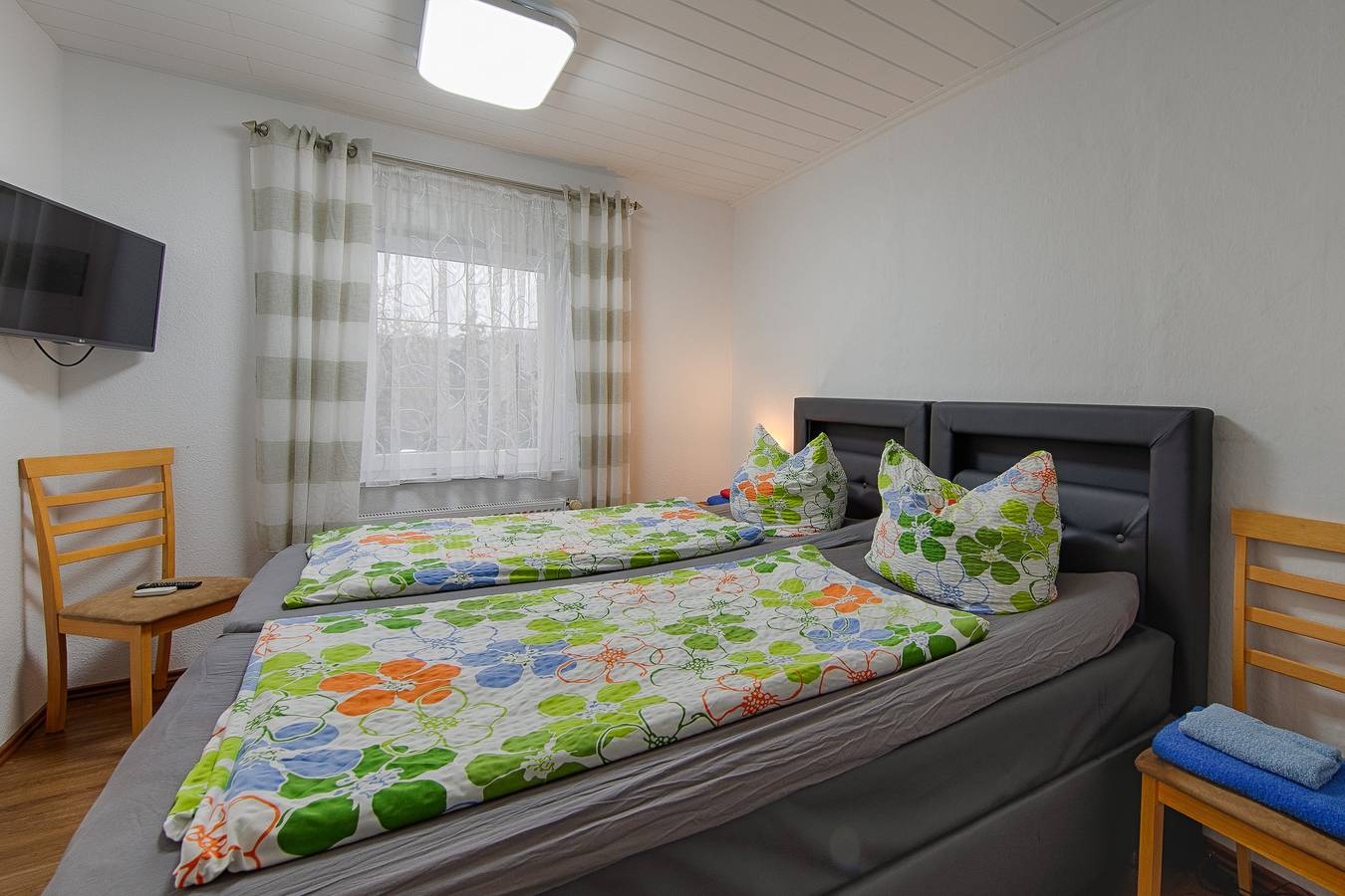 Ganze Ferienwohnung, Haus Rabenswald - Ferienwohnung 6 Haus Rabenwalde mittlere Etage in Roßleben-Wiehe, Region Kyffhäuser