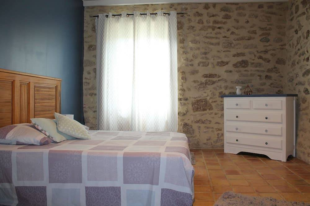 Mas rainvert provençal avec piscine. Gites de France 3 épis. in Rochegude, Région de nyons