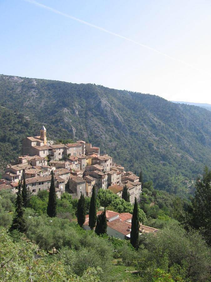 Appartement entier, One-Bedroom Apartment in Peillon, Côte méditerranéenne (France)