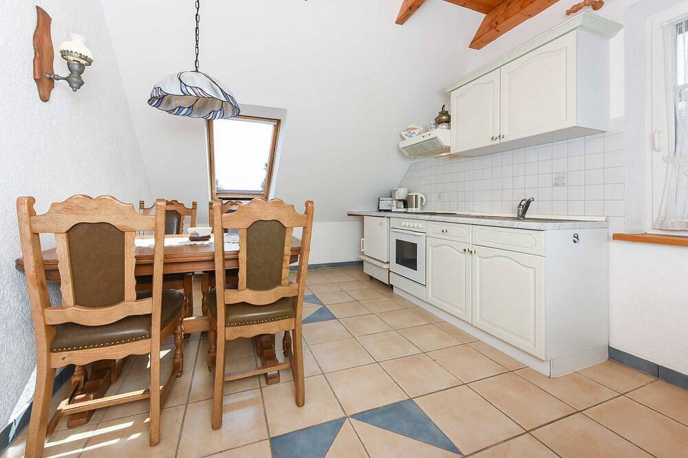 Ganze Wohnung, Ferienwohnung Schwalbe - Ferienwohnungen Möwe und Schwalbe im Haus Sassenhof in Dunum, Landkreis Wittmund