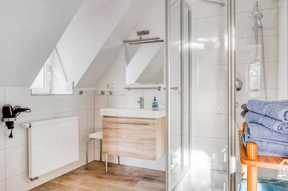 Ganze Wohnung, Kleine aber feine Ferienwohnung für max. 4Personen in Stadtlauringen, Rhön-Bayern