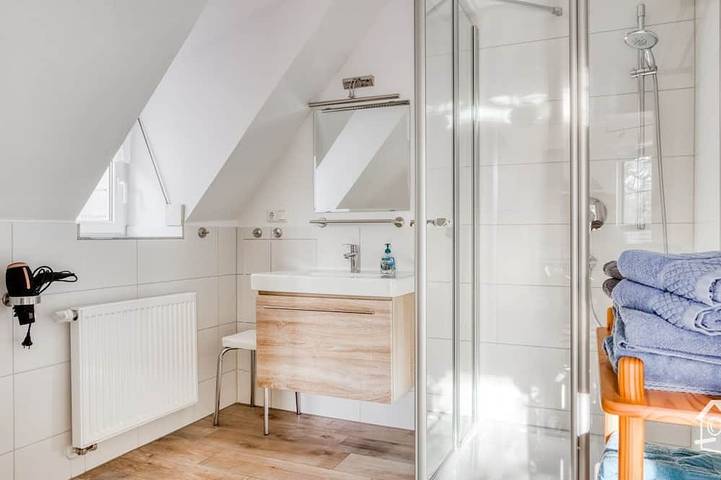 Ganze Wohnung, Kleine aber feine Ferienwohnung für max. 4Personen in Stadtlauringen, Rhön-Bayern