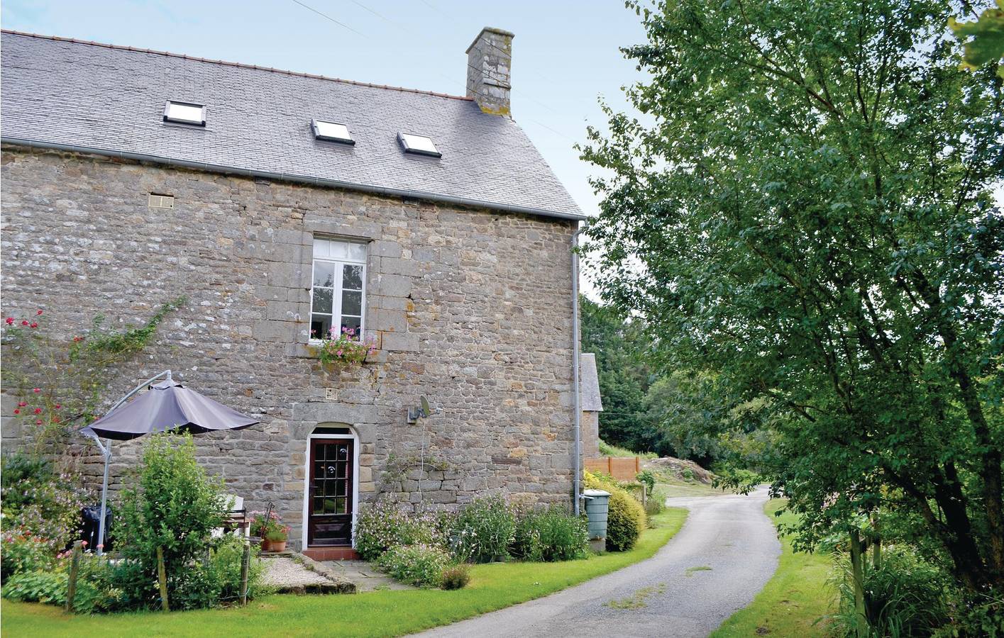 Bonnemain Garden Apt : 1km de la ville in Bonnemain, Région de Saint-Malo