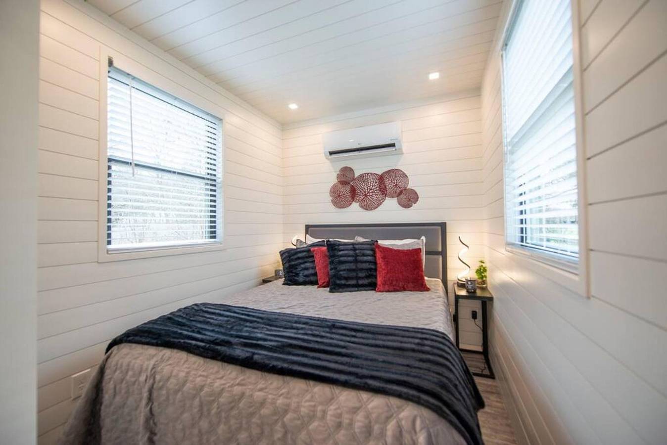 The Merlot - Unique Container Home Near Waco Attractions in McLennan County